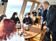 VALİDE SULTAN GEMİMİZİN KONUĞU BÜLENT AKARCALI ANADOLU LİSESİ OLDU VALİDE SULTAN GEMİMİZİN KONUĞU BÜLENT AKARCALI ANADOLU LİSESİ OLDU