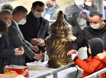 NAKKAŞTEPE MİLLET BAHÇESİ'NDE SALEP BULUŞMASI NAKKAŞTEPE MİLLET BAHÇESİ'NDE SALEP BULUŞMASI