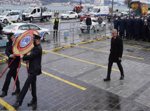 ŞEMSİPAŞA MEYDANI'NDA DÜZENLENEN RESMİ TÖRENLE ÇANAKKALE ŞEHİTLERİMİZİ ANDIK ŞEMSİPAŞA MEYDANI'NDA DÜZENLENEN RESMİ TÖRENLE ÇANAKKALE ŞEHİTLERİMİZİ ANDIK