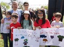 23 NİSAN COŞKUSU 10 BİN ÇOCUK İLE VALİDEBAĞ KORUSU'NDA YAŞANDI 23 NİSAN COŞKUSU 10 BİN ÇOCUK İLE VALİDEBAĞ KORUSU'NDA YAŞANDI