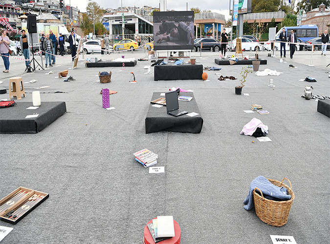 SİGARADAN ÖLENLERİN EŞYALARI ÜSKÜDAR'DA SERGİLENDİ