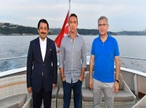 FENERBAHÇE' Lİ FUTBOLCULAR VALİDE SULTAN GEMİSİ' NDE MORAL DEPOLADI FENERBAHÇE' Lİ FUTBOLCULAR VALİDE SULTAN GEMİSİ' NDE MORAL DEPOLADI